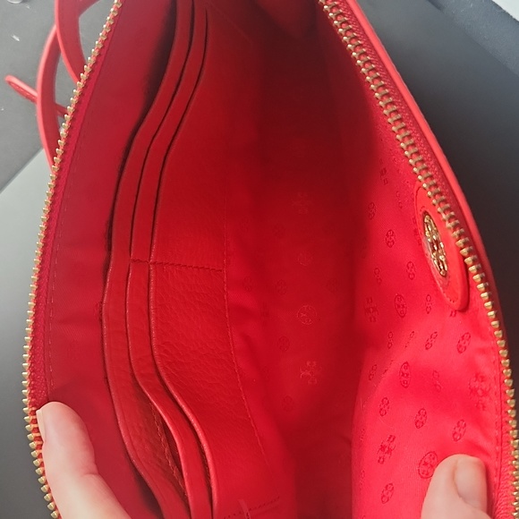 Tory Burch Brody Pebbled Wallet Crossbody Bag brand new without tags 🔥🔥 SOLD ‼ - Picture 6 of 8